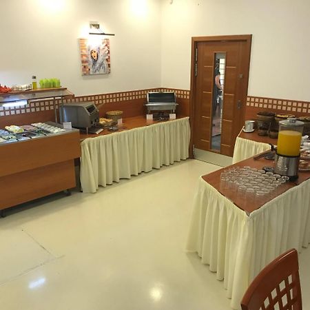 Hotel Radejov Knezdub Экстерьер фото