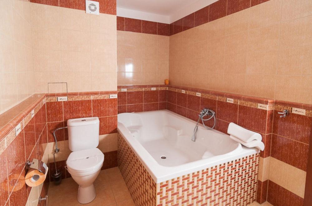 Hotel Radejov Knezdub Экстерьер фото